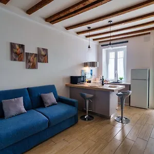 Apartment Ambrogio's Nest - Modern Close To Cadorna Station, Milan