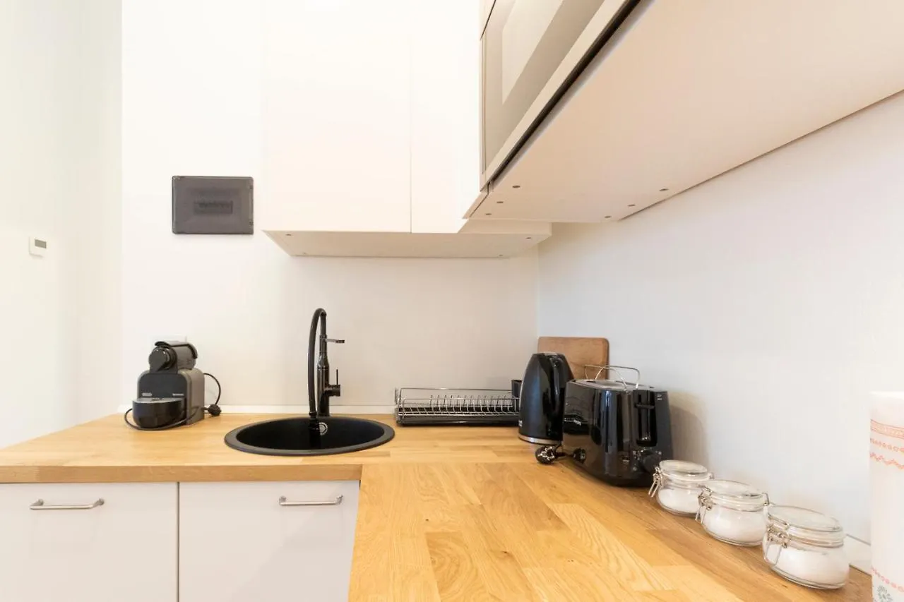 Arena Apartment Milánó 0*,